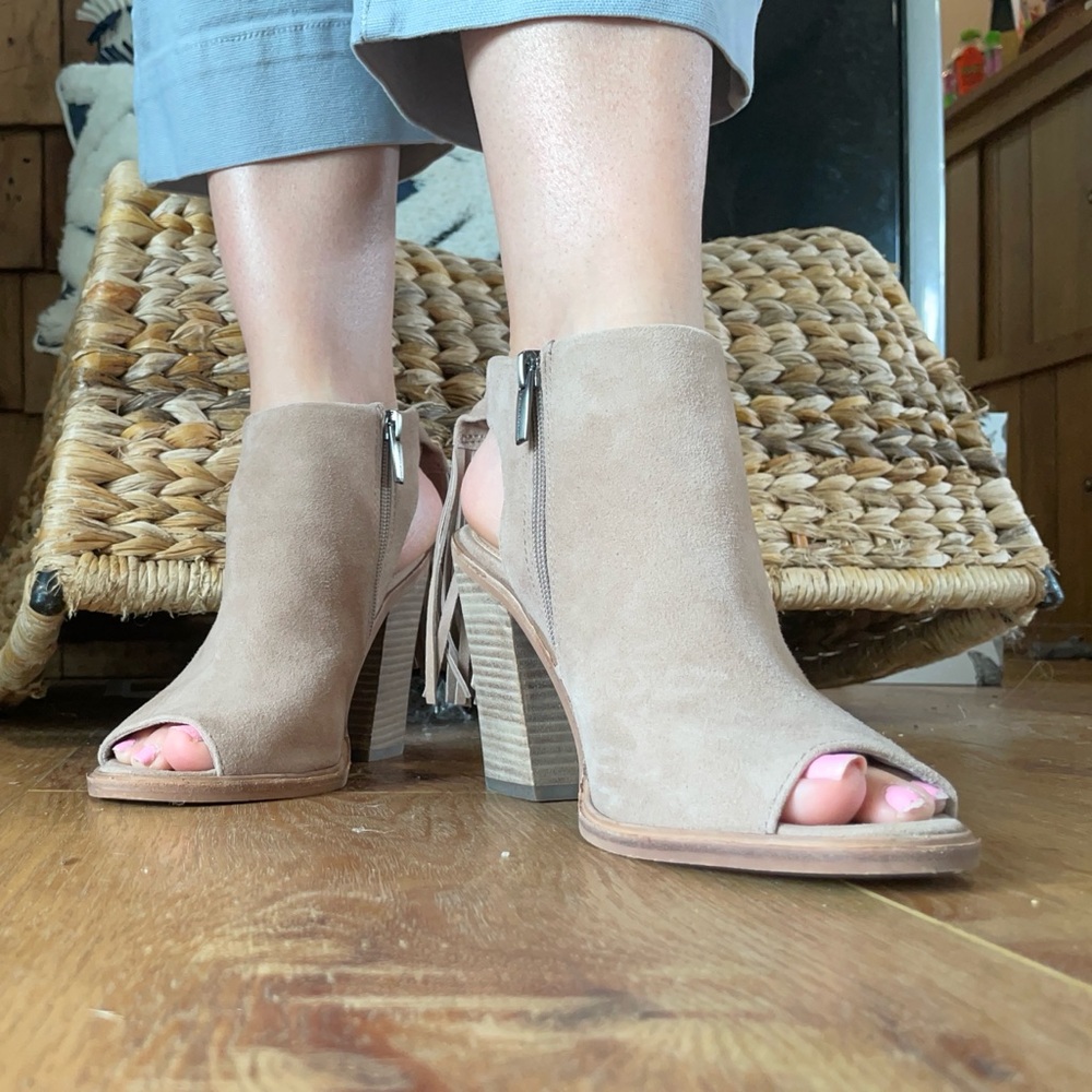 Vince Camuto Suede Kyleena Ankle Bootie Size 7 - Picture 6 of 15